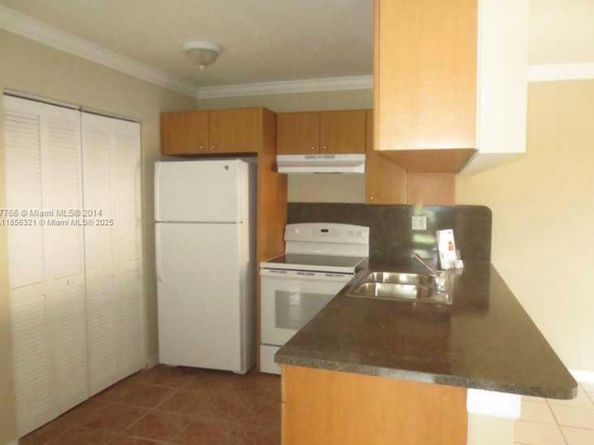 15665 SW 82nd Cir Ln 44, Miami FL 33193