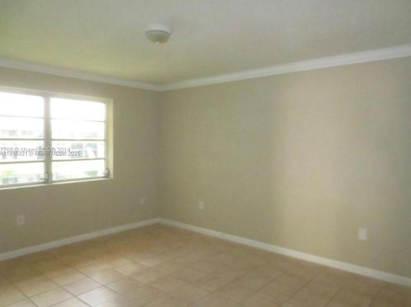 15665 SW 82nd Cir Ln 44, Miami FL 33193