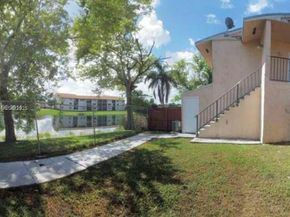 15665 SW 82nd Cir Ln 44, Miami FL 33193
