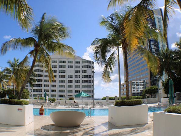 951 Brickell Ave, Miami FL 33131