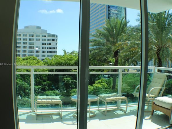 951 Brickell Ave, Miami FL 33131