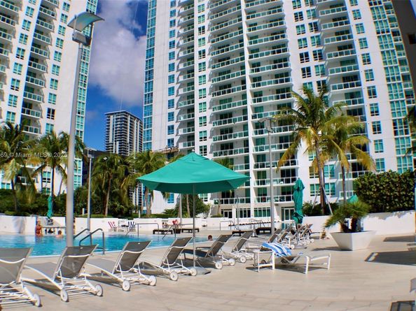951 Brickell Ave, Miami FL 33131