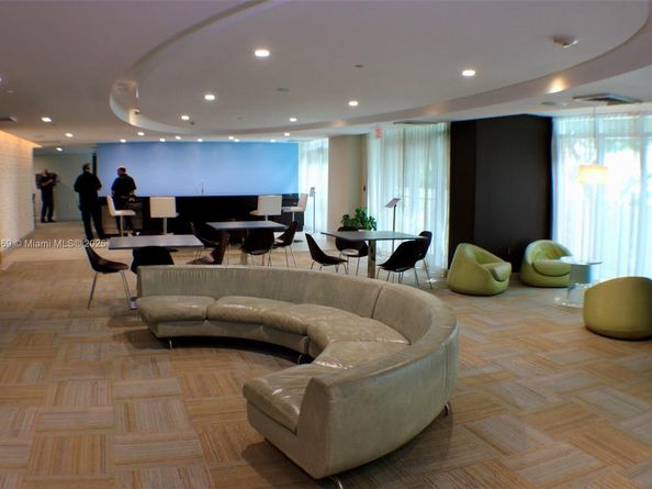 951 Brickell Ave, Miami FL 33131
