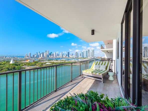 1000 Venetian Way 1403, Miami FL 33139