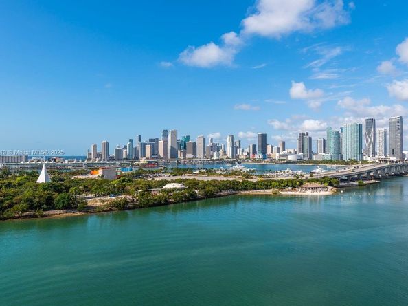 1000 Venetian Way 1403, Miami FL 33139