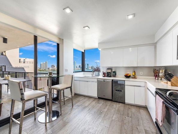 1000 Venetian Way 1403, Miami FL 33139