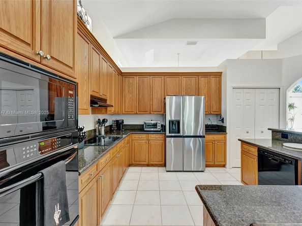 5957 NW 125th Ave, Coral Springs FL 33076