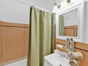 255 W 24th St 302, Miami Beach FL 33140