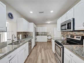 7511 NW 41st St, Coral Springs FL 33065