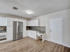 7511 NW 41st St, Coral Springs FL 33065