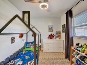 7511 NW 41st St, Coral Springs FL 33065