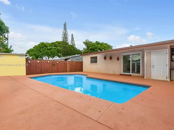 1820 N 27th Ave, Hollywood FL 33020