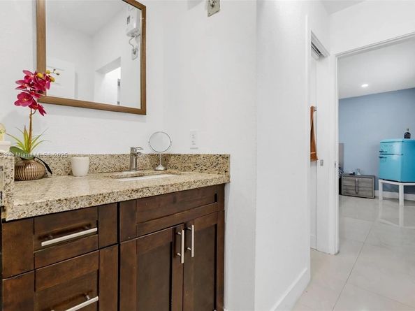 1820 N 27th Ave, Hollywood FL 33020