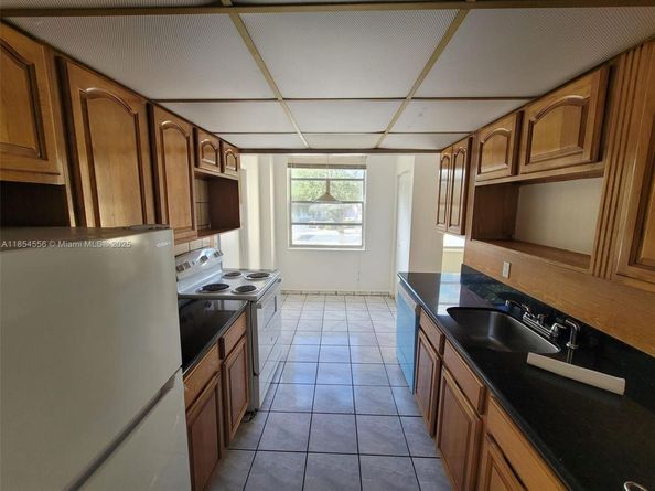 16400 NE 17th Ave 206, North Miami Beach FL 33162