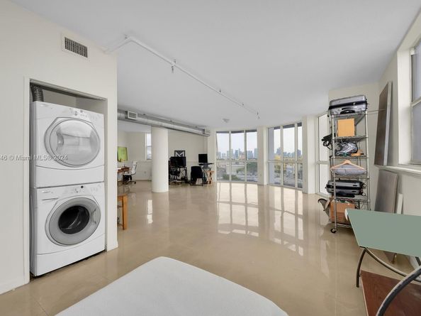 Undisclosed Address #A11627046, Miami FL 33125