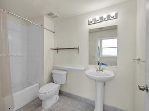 Undisclosed Address #A11627046, Miami FL 33125