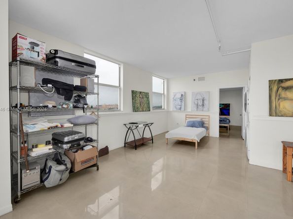 Undisclosed Address #A11627046, Miami FL 33125