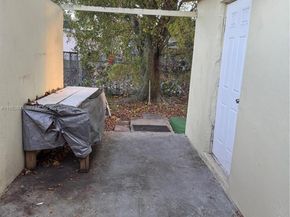 6532 SW 18th Ct, North Lauderdale FL 33068