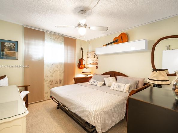 2500 Diana Dr 305, Hallandale Beach FL 33009