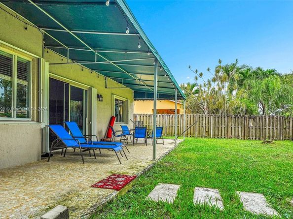 1861 SE 19th Ave, Homestead FL 33035