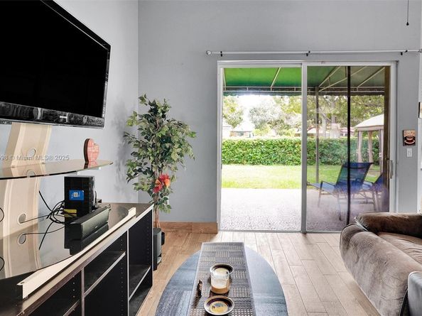 1861 SE 19th Ave, Homestead FL 33035