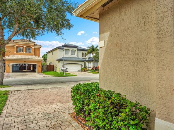 1861 SE 19th Ave, Homestead FL 33035