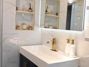 1430 Cottonwood Cir, Weston FL 33326