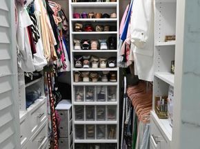 1430 Cottonwood Cir, Weston FL 33326