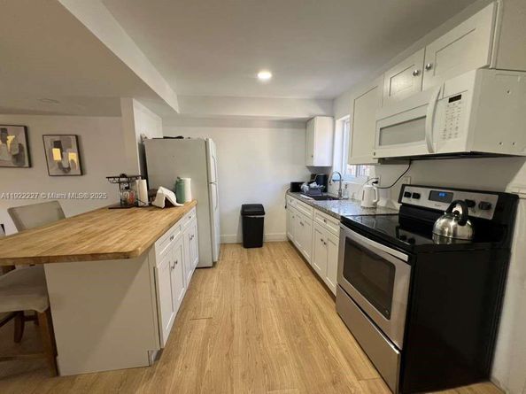 1480 NE 151st St 101, Miami FL 33162