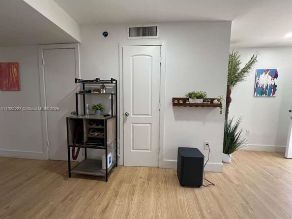 1480 NE 151st St 101, Miami FL 33162