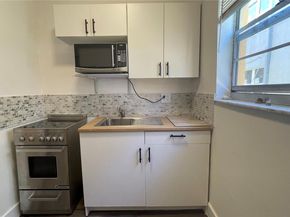 1043 NW 2nd St 9, Miami FL 33128