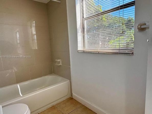 4341 W McNab Rd 27, Pompano Beach FL 33069