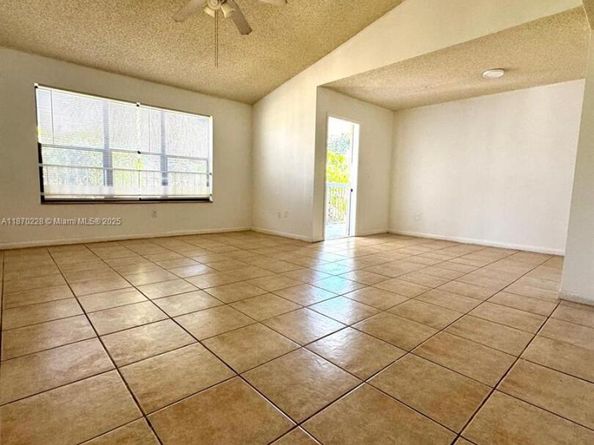 4341 W McNab Rd 27, Pompano Beach FL 33069