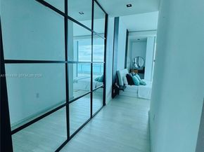 900 Biscayne Blvd 6207, Miami FL 33132