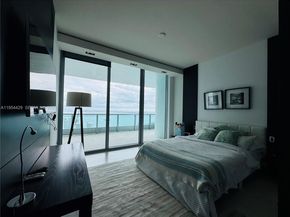 900 Biscayne Blvd 6207, Miami FL 33132