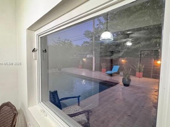 3911 SW 61st Ave, Miami FL 33155