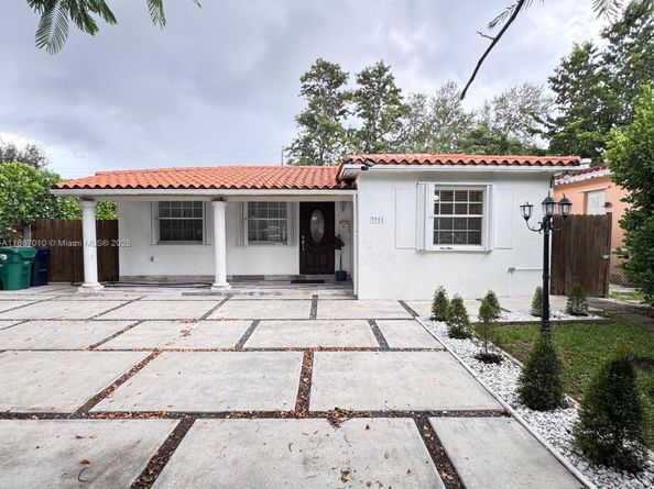 3911 SW 61st Ave, Miami FL 33155