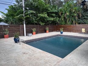 3911 SW 61st Ave, Miami FL 33155