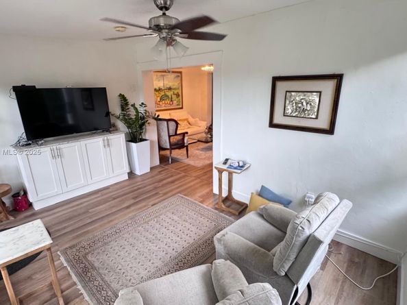 3911 SW 61st Ave, Miami FL 33155