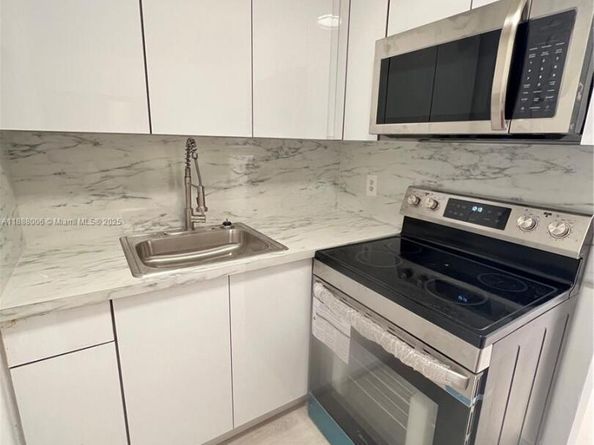 1821 NE 62nd St 426, Fort Lauderdale FL 33308