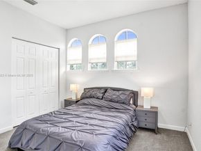 842 Spinnaker Dr E, Hollywood FL 33019