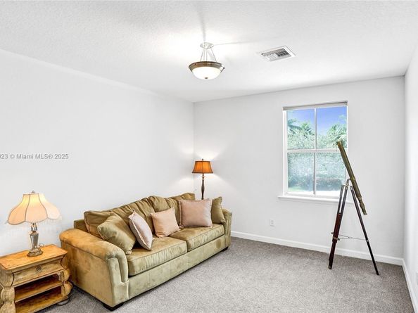842 Spinnaker Dr E, Hollywood FL 33019