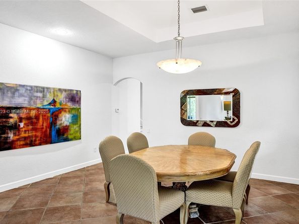 842 Spinnaker Dr E, Hollywood FL 33019