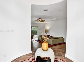 842 Spinnaker Dr E, Hollywood FL 33019