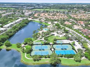 842 Spinnaker Dr E, Hollywood FL 33019
