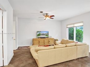 842 Spinnaker Dr E, Hollywood FL 33019