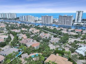 842 Spinnaker Dr E, Hollywood FL 33019
