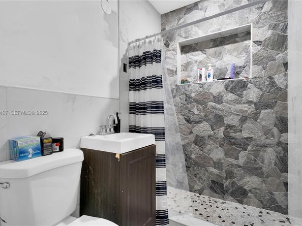 4712 NW 5th St, Miami FL 33126