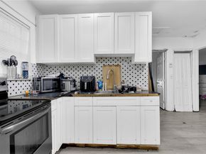 4712 NW 5th St, Miami FL 33126