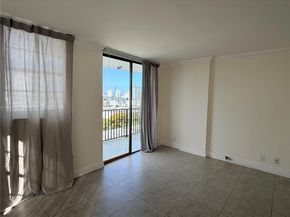 3703 NE 166th St 910, North Miami Beach FL 33160